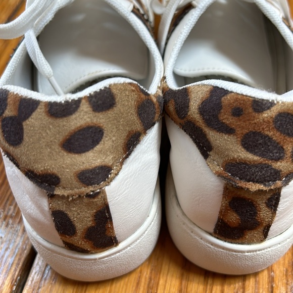 Ccocci low profile ladies sneakers.  Iris style from local boutique. Size 6. - Picture 4 of 8